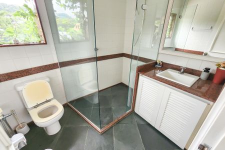 Casa à venda com 1330m², 8 quartos e 4 vagasBanheiro 2