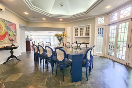 Casa à venda com 1330m², 8 quartos e 4 vagasSala de jantar