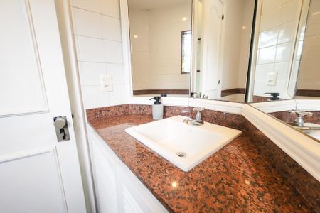 Casa à venda com 1330m², 8 quartos e 4 vagasBanheiro 1