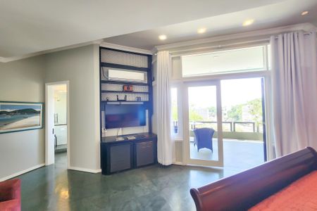 Casa à venda com 1330m², 8 quartos e 4 vagasSuite