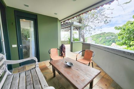 Casa à venda com 1330m², 8 quartos e 4 vagasVaranda quarto 1