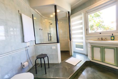 Casa à venda com 1330m², 8 quartos e 4 vagasBanheiro 1 suite