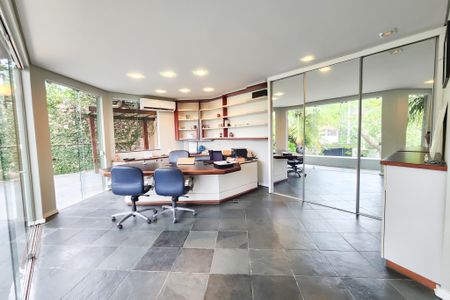 Casa à venda com 1330m², 8 quartos e 4 vagasSala 5