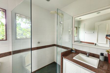 Casa à venda com 1330m², 8 quartos e 4 vagasBanheiro 2