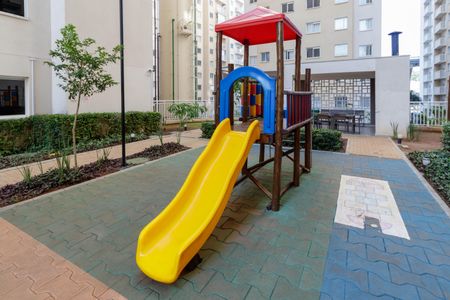 Apartamento para alugar com 42m², 2 quartos e sem vaga Apartamento para alugar com 42m², 2 quartos e sem vagaÁrea comum - Playground