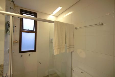 Apartamento à venda com 174m², 3 quartos e 3 vagasBanheiro da Suíte