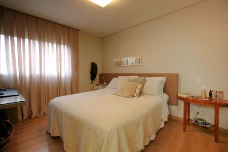 Apartamento à venda com 174m², 3 quartos e 3 vagasSuite