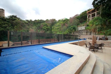 Apartamento à venda com 174m², 3 quartos e 3 vagasÁrea comum - Piscina