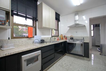 Apartamento à venda com 174m², 3 quartos e 3 vagasCozinha