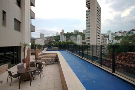 Apartamento à venda com 174m², 3 quartos e 3 vagasÁrea comum - Piscina