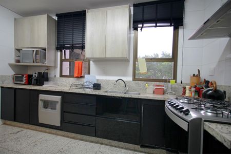 Apartamento à venda com 174m², 3 quartos e 3 vagasCozinha