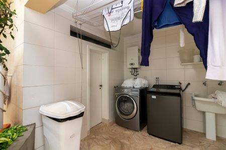 Casa à venda com 300m², 3 quartos e 5 vagasÁrea de Serviço