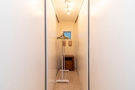 Casa à venda com 300m², 3 quartos e 5 vagasSuíte Principal - Closet