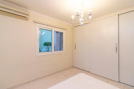 Casa à venda com 300m², 3 quartos e 5 vagasSuíte 2