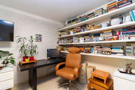 Casa à venda com 300m², 3 quartos e 5 vagasEscritório