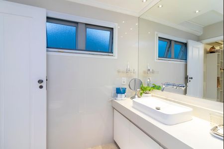 Casa à venda com 300m², 3 quartos e 5 vagasBanheiro da Suíte 3