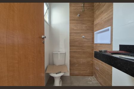 Apartamento à venda com 106m², 2 quartos e 1 vaga Apartamento à venda com 106m², 2 quartos e 1 vagaBanheiro da suíte