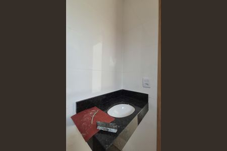 Apartamento à venda com 106m², 2 quartos e 1 vaga Apartamento à venda com 106m², 2 quartos e 1 vagaBanheiro da suíte