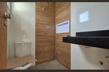 Apartamento à venda com 106m², 2 quartos e 1 vaga Apartamento à venda com 106m², 2 quartos e 1 vagaBanheiro da suíte