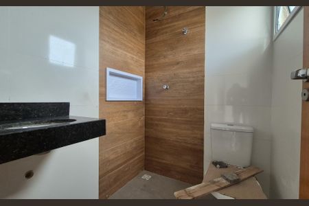 Apartamento à venda com 100m², 2 quartos e 1 vaga Apartamento à venda com 100m², 2 quartos e 1 vagaBanheiro da suíte