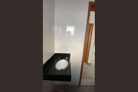 Apartamento à venda com 49m², 2 quartos e 1 vaga Apartamento à venda com 49m², 2 quartos e 1 vagaBanheiro Social