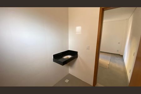 Apartamento à venda com 49m², 2 quartos e 1 vaga Apartamento à venda com 49m², 2 quartos e 1 vagaSuiteBanheiro da Suíte