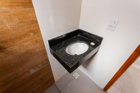 Apartamento à venda com 69m², 2 quartos e 1 vaga Apartamento à venda com 69m², 2 quartos e 1 vagaBanheiro