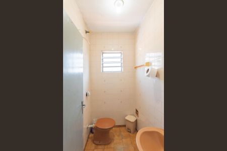 Casa à venda com 104m², 3 quartos e 3 vagas Casa à venda com 104m², 3 quartos e 3 vagasBanheiro