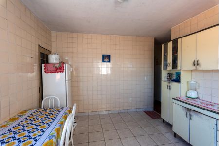 Casa à venda com 104m², 3 quartos e 3 vagas Casa à venda com 104m², 3 quartos e 3 vagasCozinha