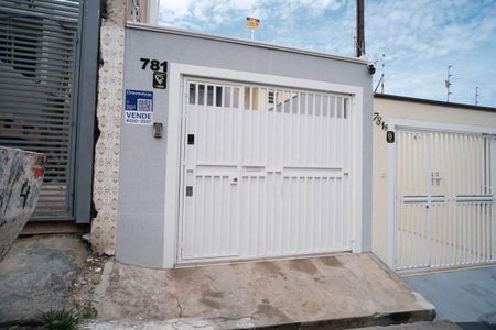 Casa para alugar com 123m², 2 quartos e 2 vagasFachada