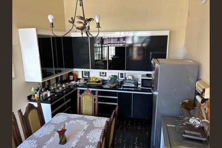 Casa à venda com 180m², 3 quartos e 2 vagas