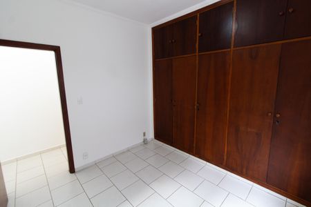 Casa para alugar com 133m², 3 quartos e 3 vagas Casa para alugar com 133m², 3 quartos e 3 vagasQuarto 1