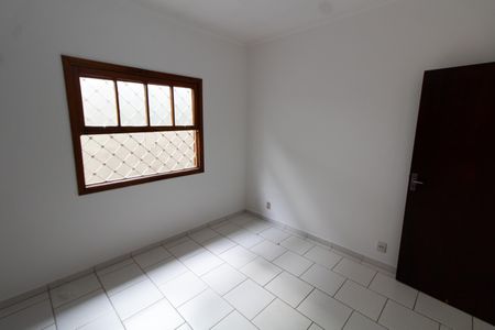 Casa para alugar com 133m², 3 quartos e 3 vagas Casa para alugar com 133m², 3 quartos e 3 vagasQuarto 2