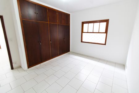 Casa para alugar com 133m², 3 quartos e 3 vagas Casa para alugar com 133m², 3 quartos e 3 vagasSuíte