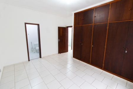 Casa para alugar com 133m², 3 quartos e 3 vagas Casa para alugar com 133m², 3 quartos e 3 vagasSuíte