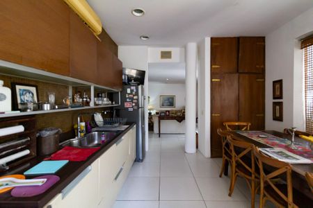 Apartamento à venda com 200m², 3 quartos e sem vagaCozinha