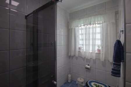 Casa à venda com 240m², 3 quartos e 2 vagasBanheiro 1