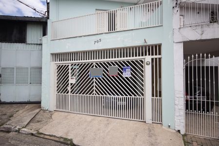 Casa à venda com 240m², 3 quartos e 2 vagasFachada com Plaquinha