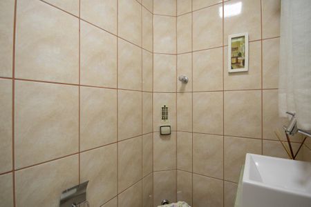 Casa à venda com 240m², 3 quartos e 2 vagasBanheiro 2