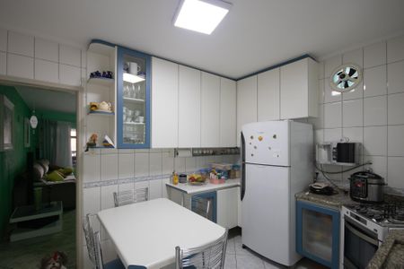 Casa à venda com 240m², 3 quartos e 2 vagasCozinha