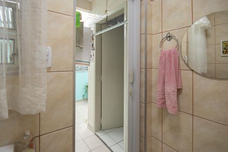 Casa à venda com 240m², 3 quartos e 2 vagasBanheiro 2