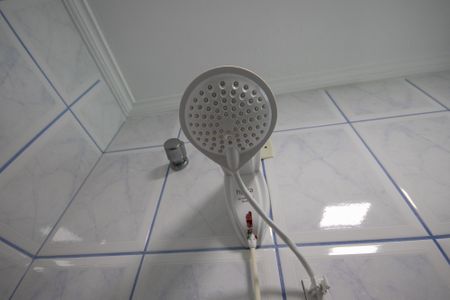 Casa à venda com 240m², 3 quartos e 2 vagasBanheiro 1