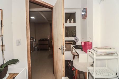 Casa de condomínio à venda com 88m², 2 quartos e 1 vagaEscritório