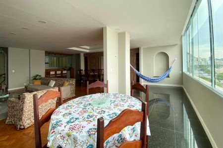 Apartamento para alugar com 240m², 4 quartos e 1 vagaSala