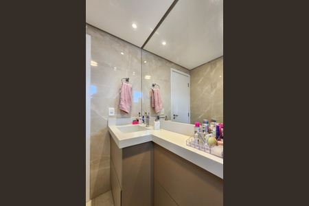 Apartamento à venda com 130m², 3 quartos e 2 vagasBanheiro da Suíte 1