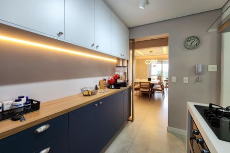 Apartamento à venda com 130m², 3 quartos e 2 vagasCozinha