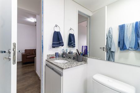 Apartamento à venda com 67m², 2 quartos e 1 vaga Apartamento à venda com 67m², 2 quartos e 1 vagaBanheiro Social