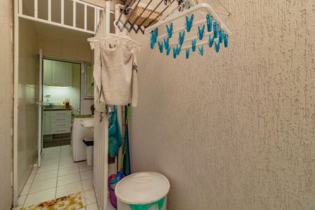 Casa de condomínio à venda com 96m², 3 quartos e 3 vagas Casa de condomínio à venda com 96m², 3 quartos e 3 vagasLavanderia