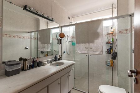 Apartamento à venda com 220m², 3 quartos e 1 vagaBanheiro da Suíte