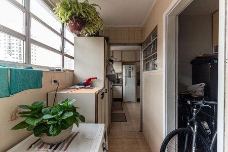 Apartamento à venda com 220m², 3 quartos e 1 vagaÁrea de Serviço